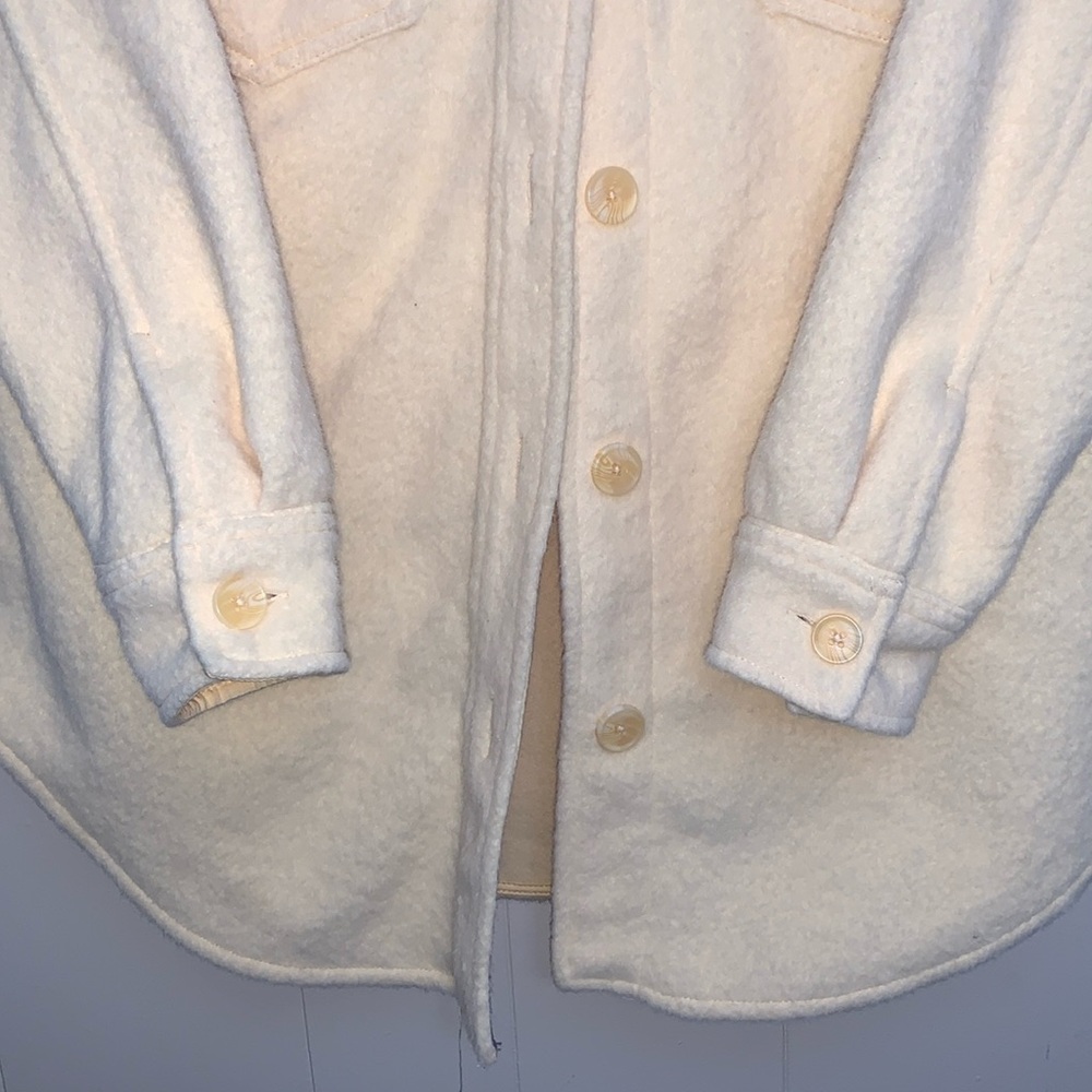 Yellow Shacket Fleece Warm Layer for Chilly Days - Picture 4 of 6